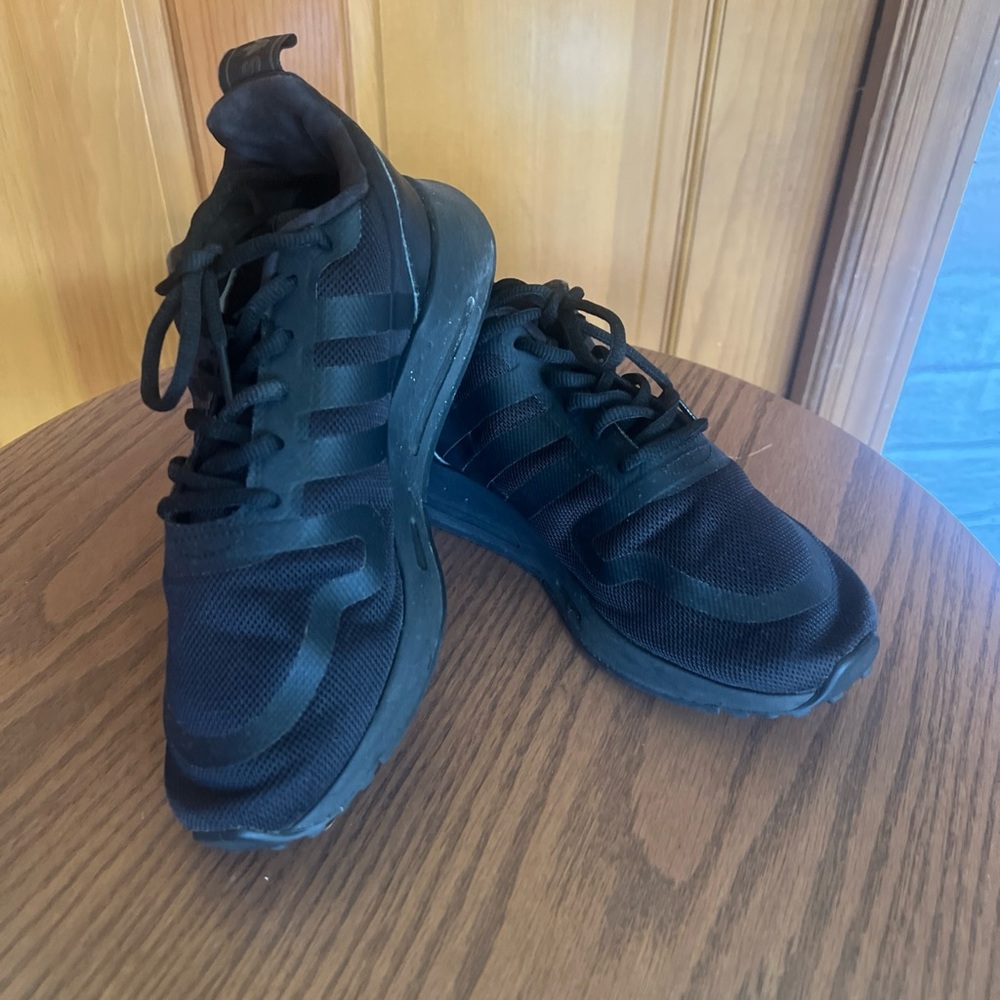 Adidas All Black Uniform Athletic Men's Shoes Sz 6